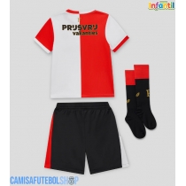Camisa de time de futebol Feyenoord Replicas 1º Equipamento Infantil 2025-26 Manga Curta (+ Calças curtas)